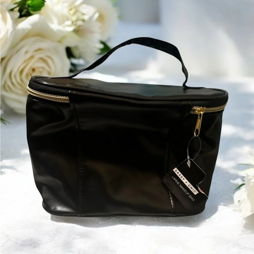 Large make-up bag for woman (NWT)